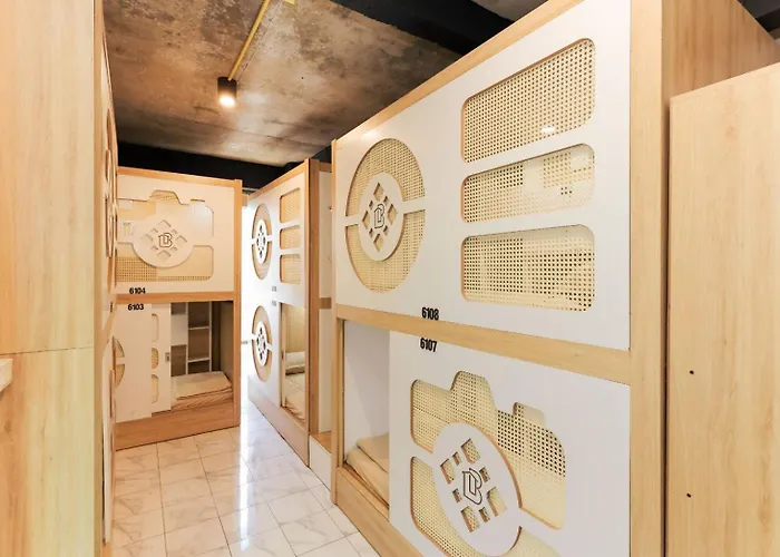 Bhome Living At Mrt Sutthisan Vandrarhem Bangkok